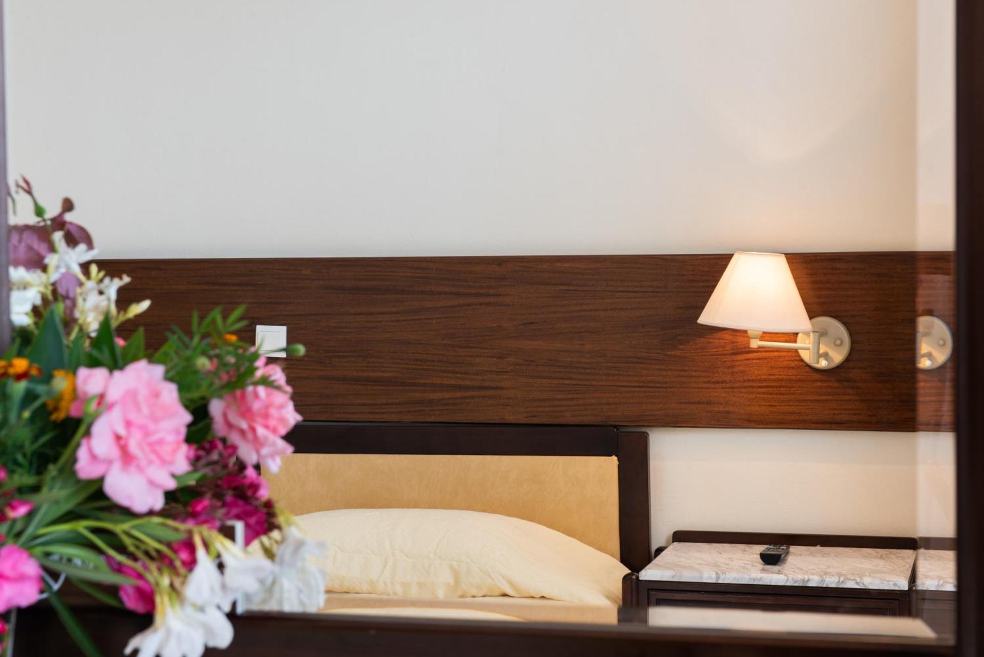 Aphrodite Beach Hotel Corfu Roda  Exteriör bild