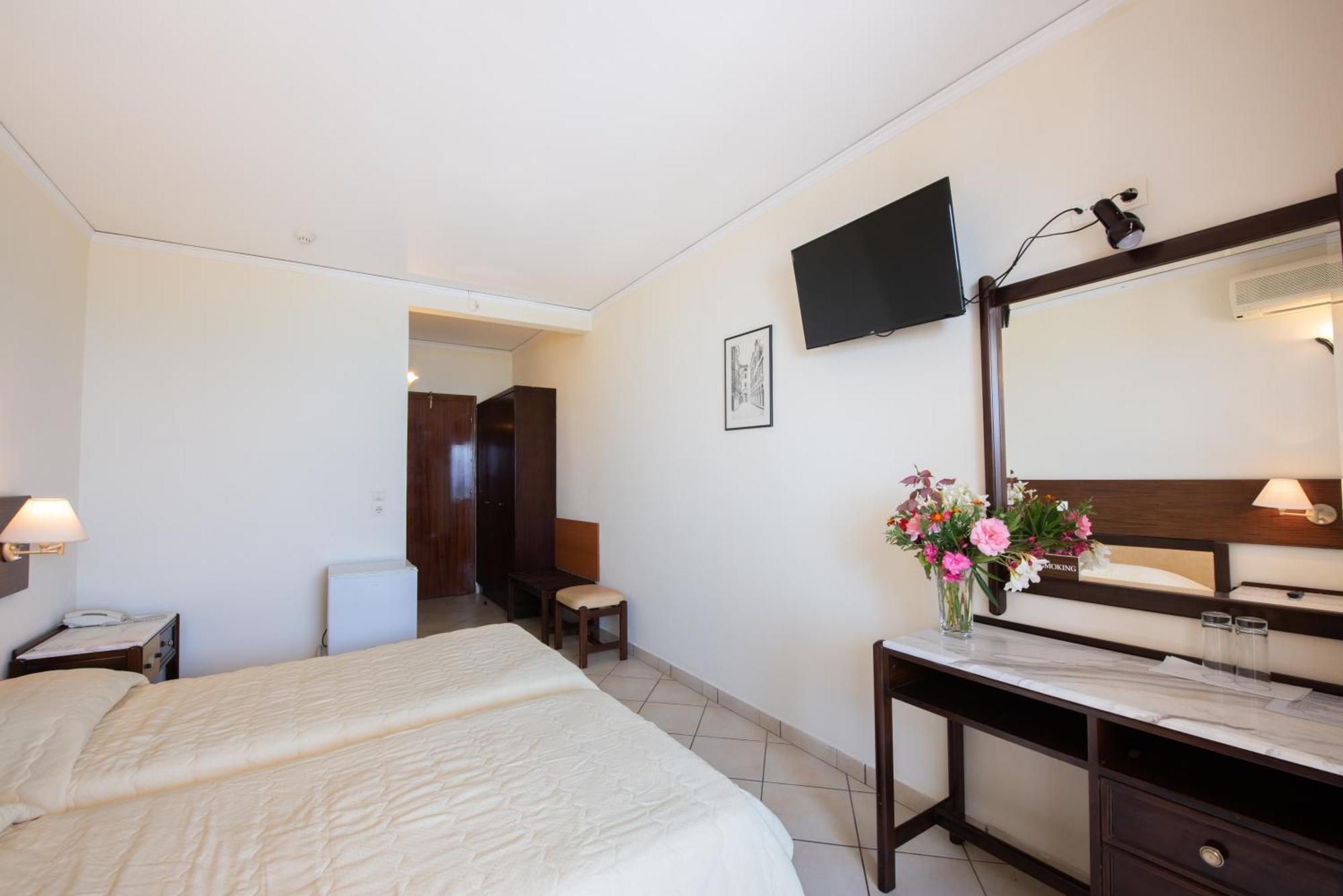Aphrodite Beach Hotel Corfu Roda  Exteriör bild